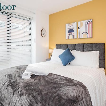 Milton Keynes Apartments, Sleeps Up To 5, Free Parking, Free Wifi & Movies, 7 Mins Drive To Milton Keynes Central Station For Direct Trains To London & The North Exteriör bild