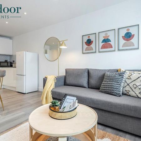 Milton Keynes Apartments, Sleeps Up To 5, Free Parking, Free Wifi & Movies, 7 Mins Drive To Milton Keynes Central Station For Direct Trains To London & The North Exteriör bild