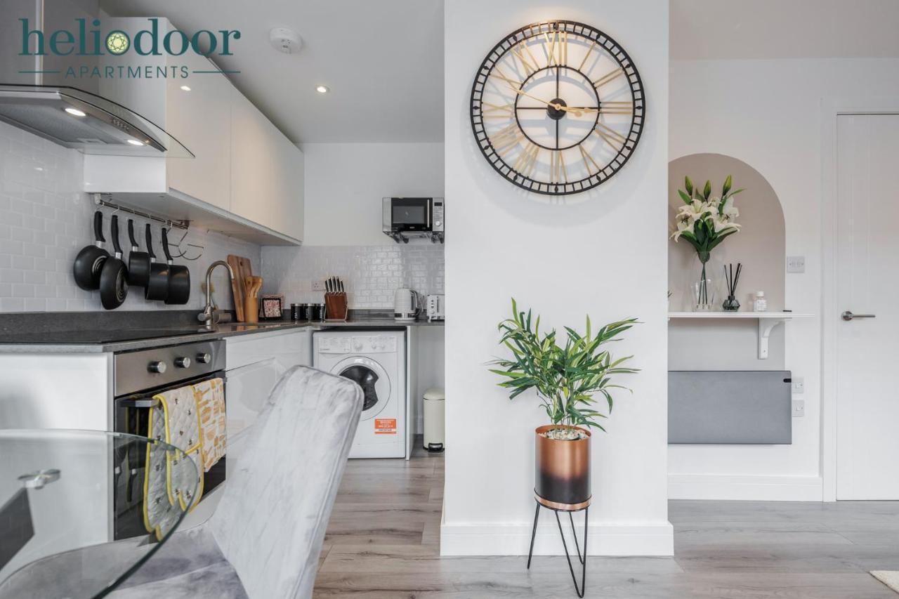 Milton Keynes Apartments, Sleeps Up To 5, Free Parking, Free Wifi & Movies, 7 Mins Drive To Milton Keynes Central Station For Direct Trains To London & The North Exteriör bild